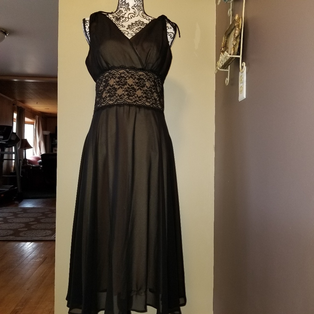 Black/Nude/lace dress